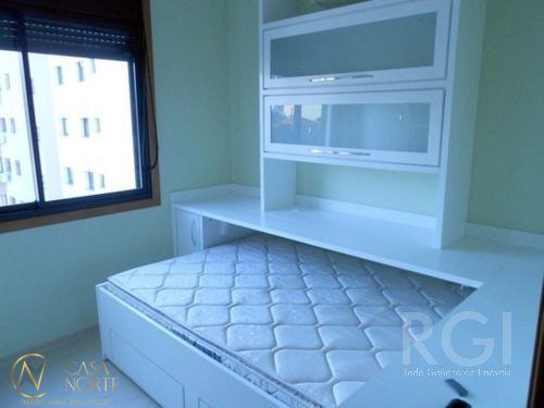 Apartamento à venda com 2 quartos, 68m², 1 suíte, 1 vaga, Rua Ari Marinho no bairro Higienópolis em Porto Alegre
