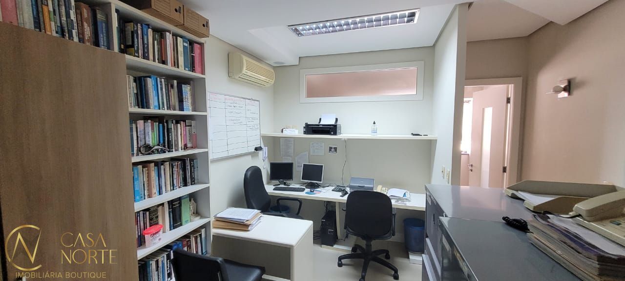 Sala Comercial à venda com 5 quartos, 102m², 1 vaga, Rua Tobias da Silva no bairro Moinhos de Vento em Porto Alegre