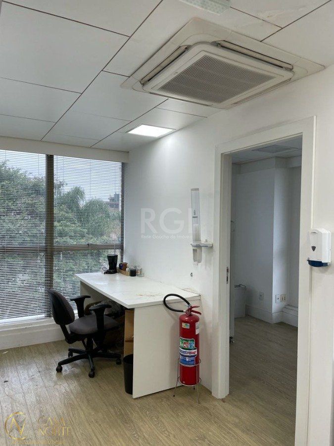Sala Comercial à venda com 3 quartos, 53m², 1 vaga, Rua Furriel Luiz Antônio Vargas no bairro Boa Vista em Porto Alegre