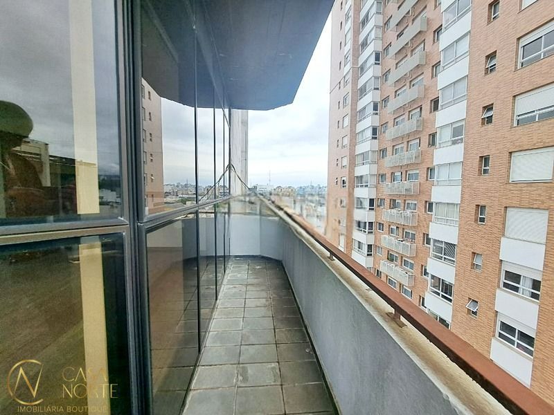 Sala Comercial à venda , 28m², Avenida Érico Veríssimo no bairro Menino Deus em Porto Alegre