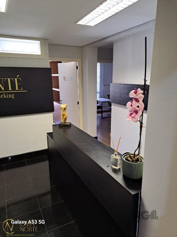 Sala Comercial à venda , 205m², 2 vagas, Rua Felipe Neri no bairro Auxiliadora em Porto Alegre