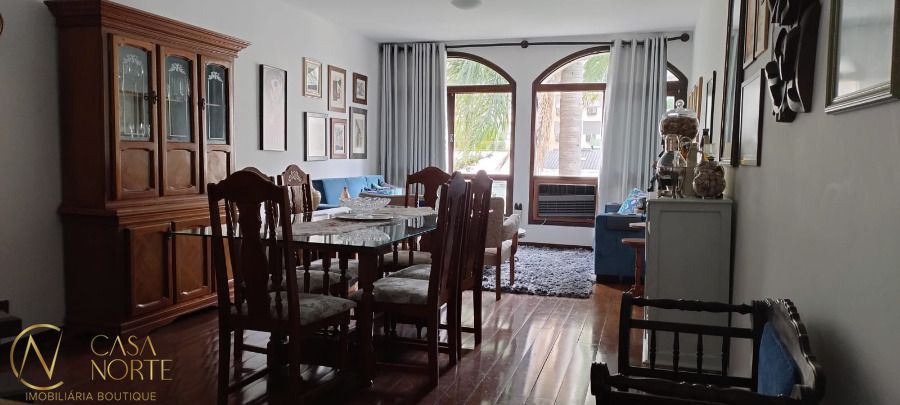 Cobertura à venda com 3 quartos, 235m², 1 suíte, 1 vaga, Rua Coronel Corte Real no bairro Petrópolis em Porto Alegre
