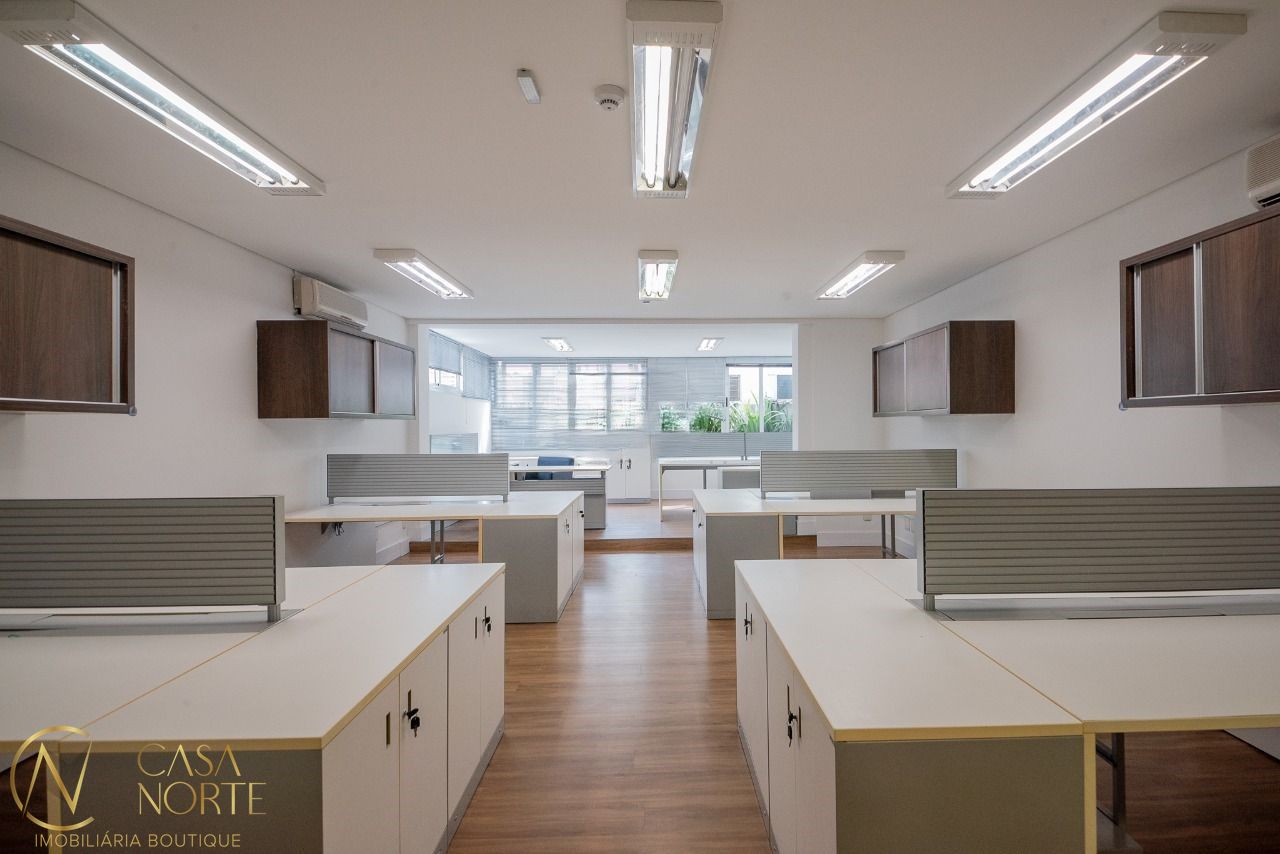 Sala Comercial à venda com 2 quartos, 106m², 3 vagas, Rua Francisco Ferrer no bairro Rio Branco em Porto Alegre