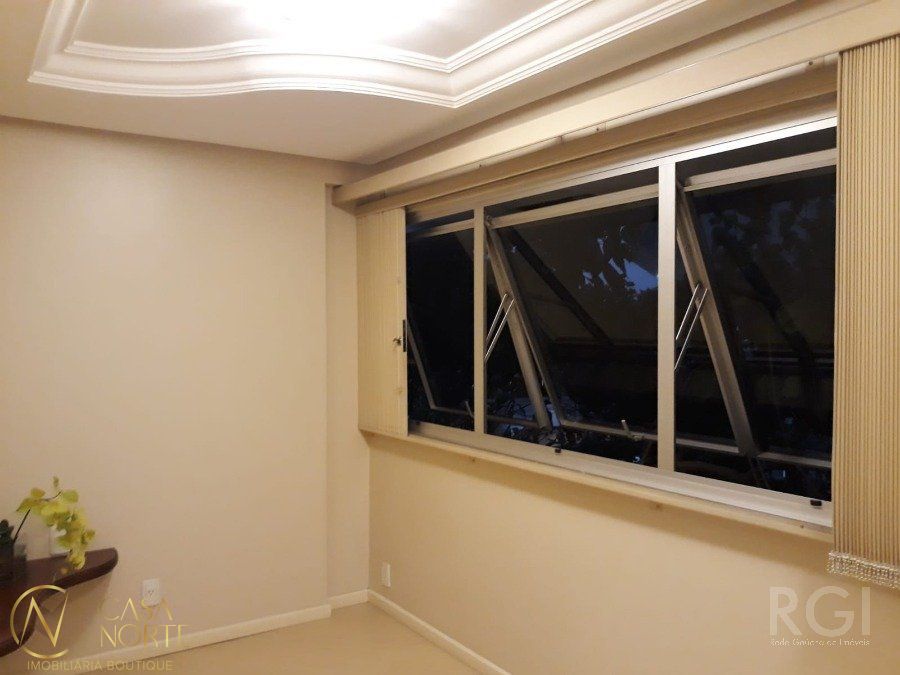 Sala Comercial à venda com 1 quarto, 27m², Rua Dom Pedro II no bairro São João em Porto Alegre