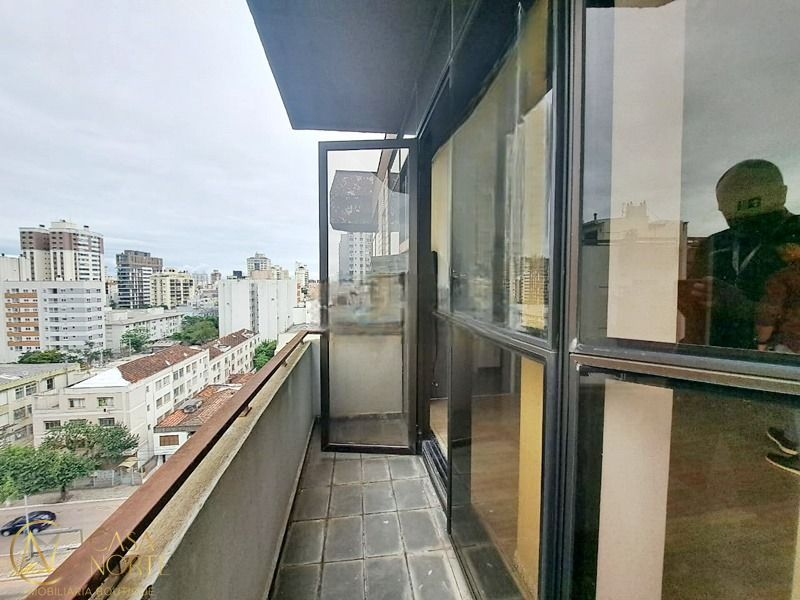 Sala Comercial à venda , 28m², Avenida Érico Veríssimo no bairro Menino Deus em Porto Alegre