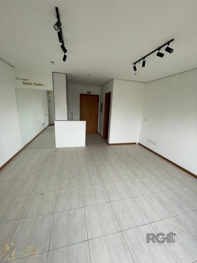 Sala Comercial à venda , 42m², 1 vaga, Avenida Plínio Brasil Milano no bairro Higienópolis em Porto Alegre