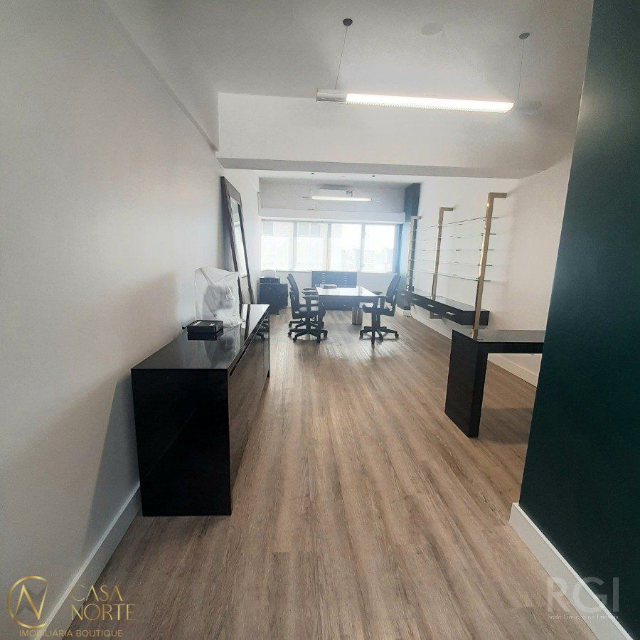 Sala Comercial à venda com 1 quarto, 38m², Rua Felicíssimo de Azevedo no bairro Auxiliadora em Porto Alegre
