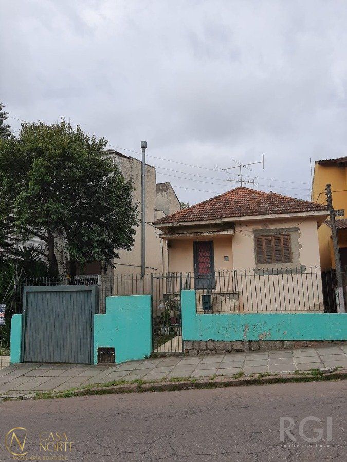 Terreno à venda  com 660m², Rua Mariano de Matos no bairro Santa Tereza em Porto Alegre