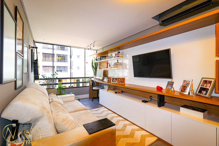 Apartamento à venda com 2 quartos, 73m², 1 suíte, 1 vaga, Rua Anita Garibaldi no bairro Mont Serrat em Porto Alegre