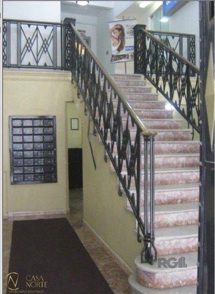 Sala Comercial à venda com 1 quarto, 45m², Rua Vigário José Inácio no bairro Centro Histórico em Porto Alegre