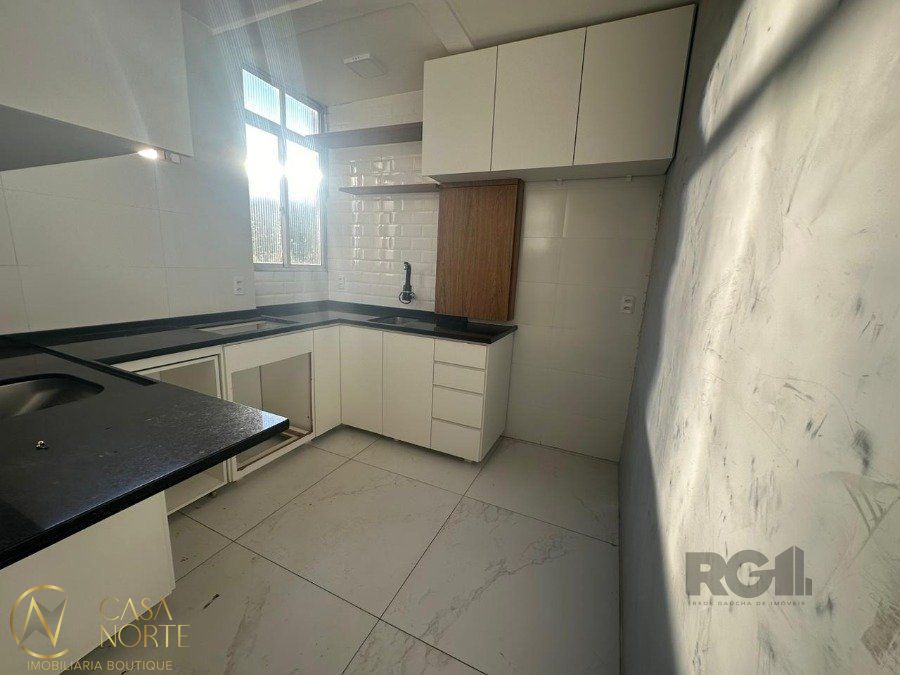 Apartamento à venda com 1 quarto, 38m², Rua Sapê no bairro Passo da Areia em Porto Alegre