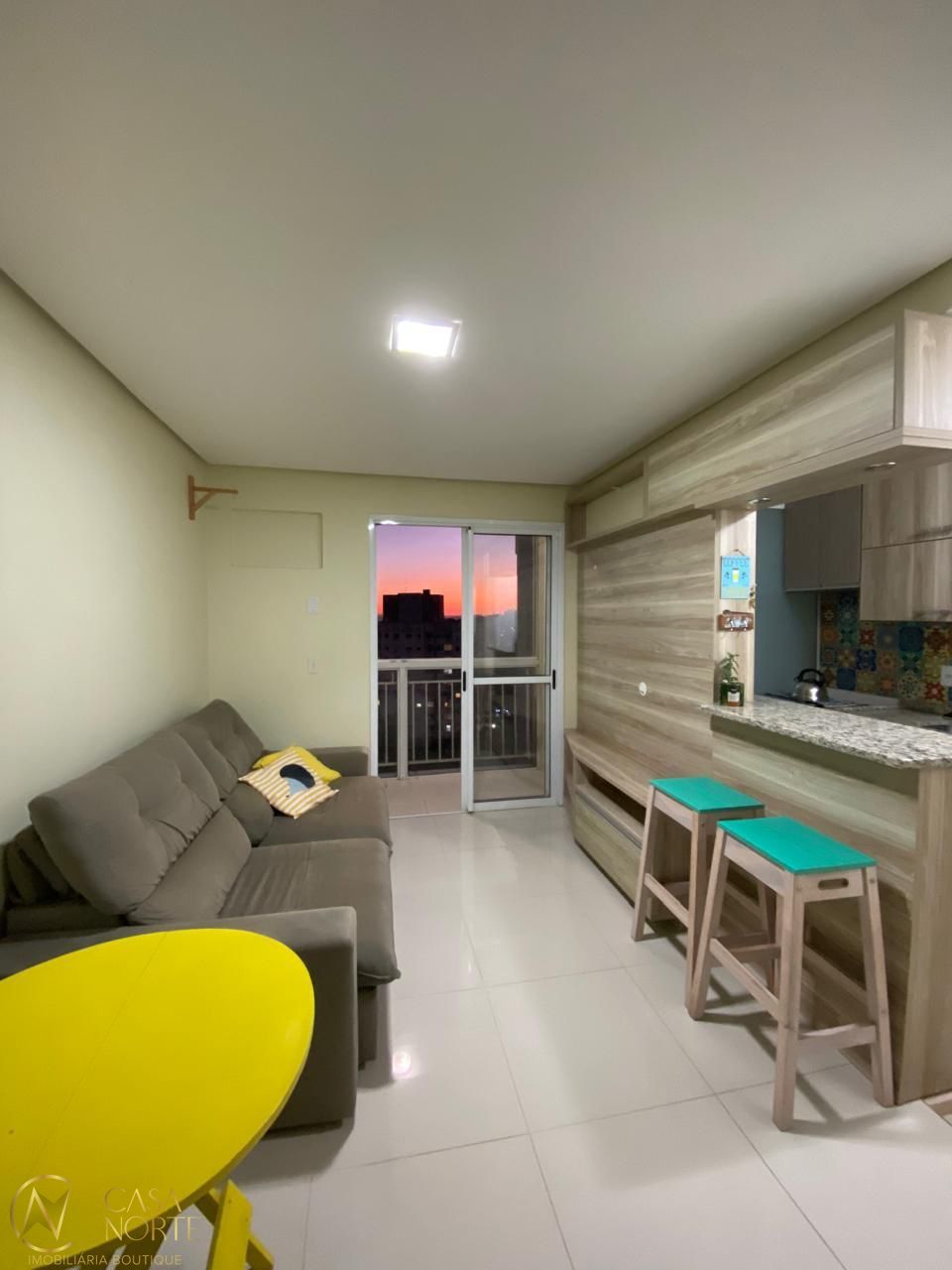 Apartamento à venda com 2 quartos, 61m², 1 vaga, Rua Abram Goldsztein no bairro Jardim Carvalho em Porto Alegre