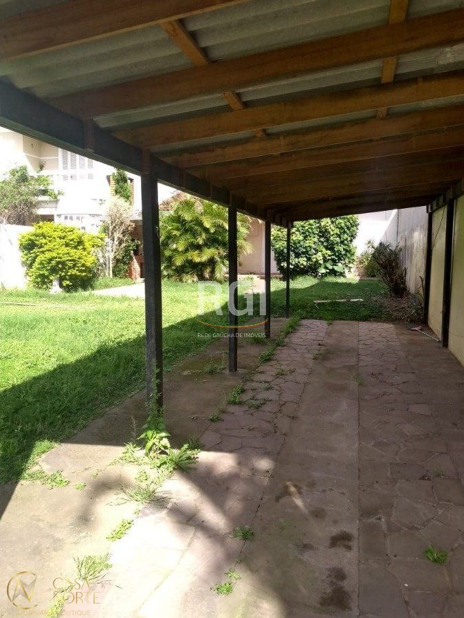 Terreno à venda com 2 quartos, 300m², 4 vagas, Rua Pedro Boticario no bairro Glória em Porto Alegre