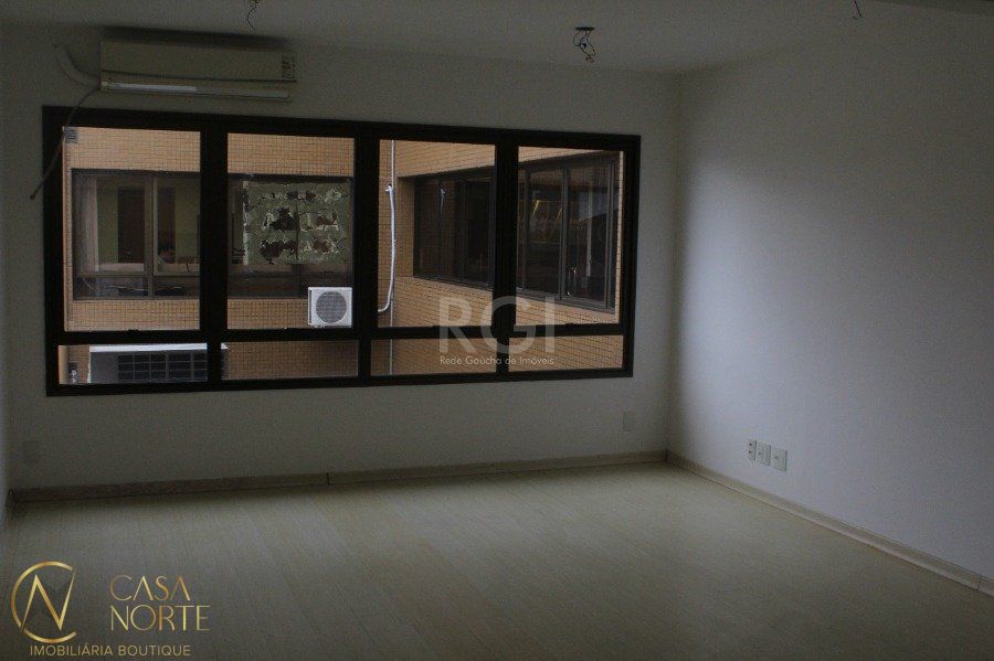 Sala Comercial à venda com 1 quarto, 42m², 1 vaga, Avenida Aureliano de Figueiredo Pinto no bairro Praia de Belas em Porto Alegre
