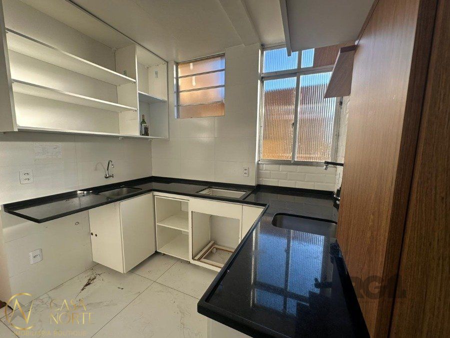 Apartamento à venda com 1 quarto, 38m², Rua Sapê no bairro Passo da Areia em Porto Alegre