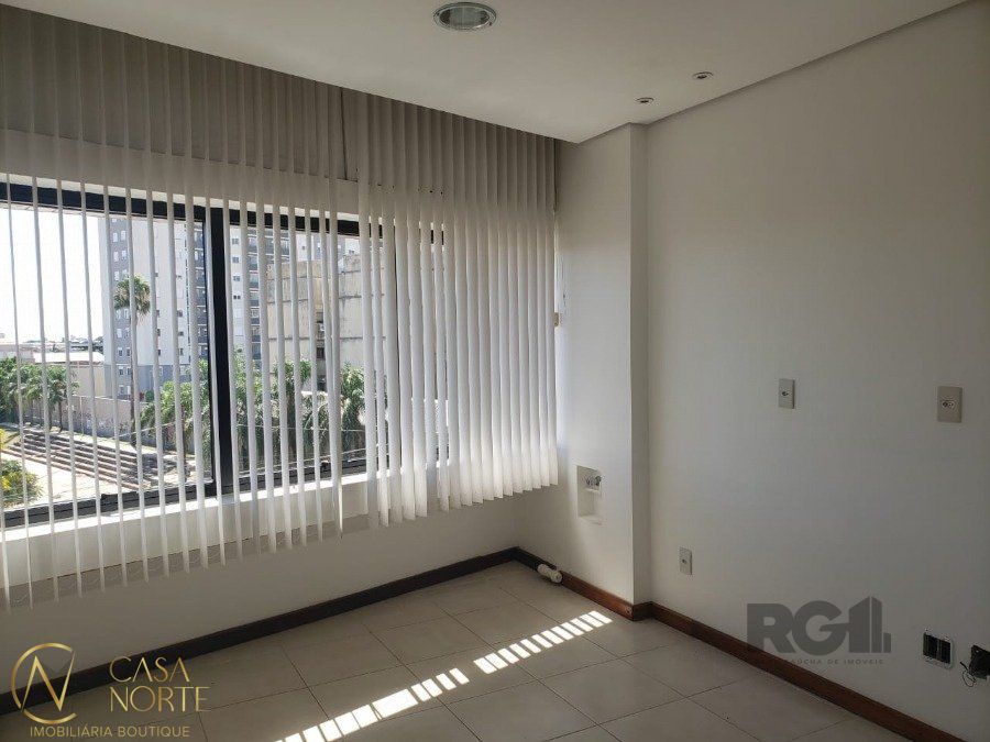 Sala Comercial à venda , 58m², Avenida Benjamin Constant no bairro São João em Porto Alegre