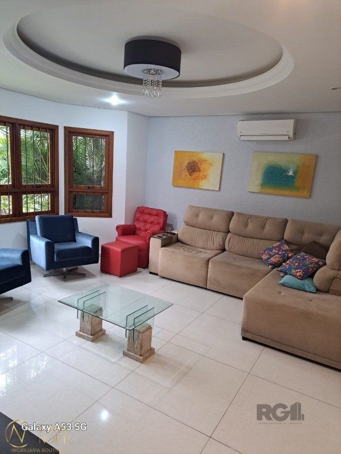 Casa à venda com 3 quartos, 200m², 1 suíte, 4 vagas, Avenida Ecoville no bairro Sarandi em Porto Alegre