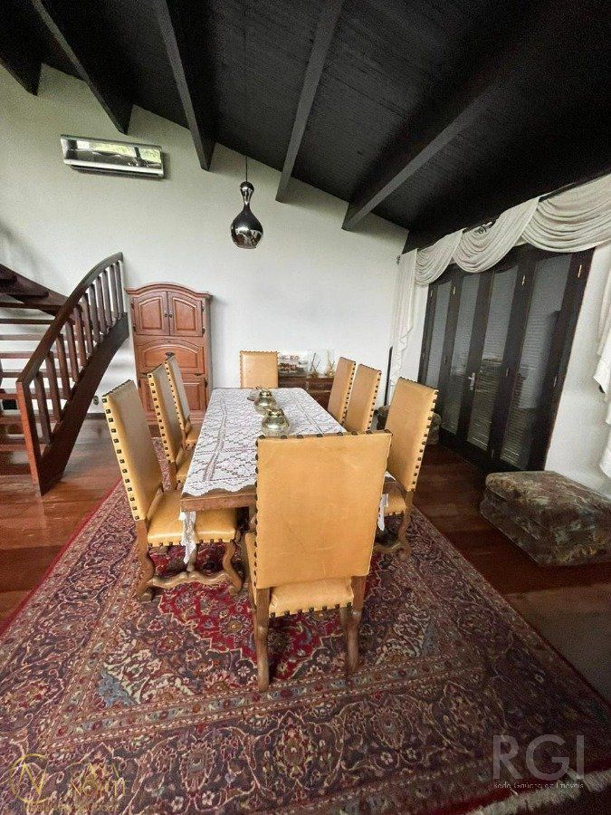 Casa à venda com 4 quartos, 500m², 2 suítes, 1 vaga, Avenida Guaiba no bairro Vila Assunção em Porto Alegre