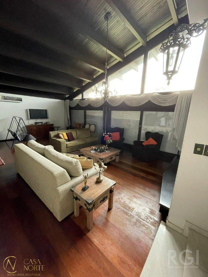 Casa à venda com 4 quartos, 500m², 2 suítes, 1 vaga, Avenida Guaiba no bairro Vila Assunção em Porto Alegre