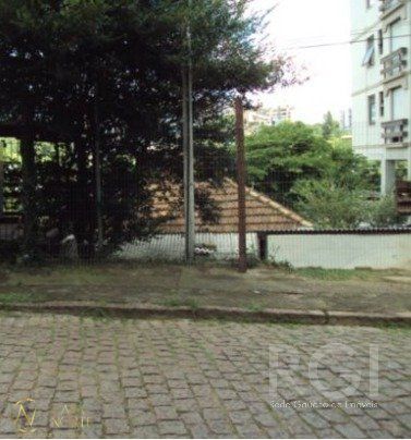 Terreno à venda  com 300m², Rua Geraldo Souza Moreira no bairro Passo da Areia em Porto Alegre