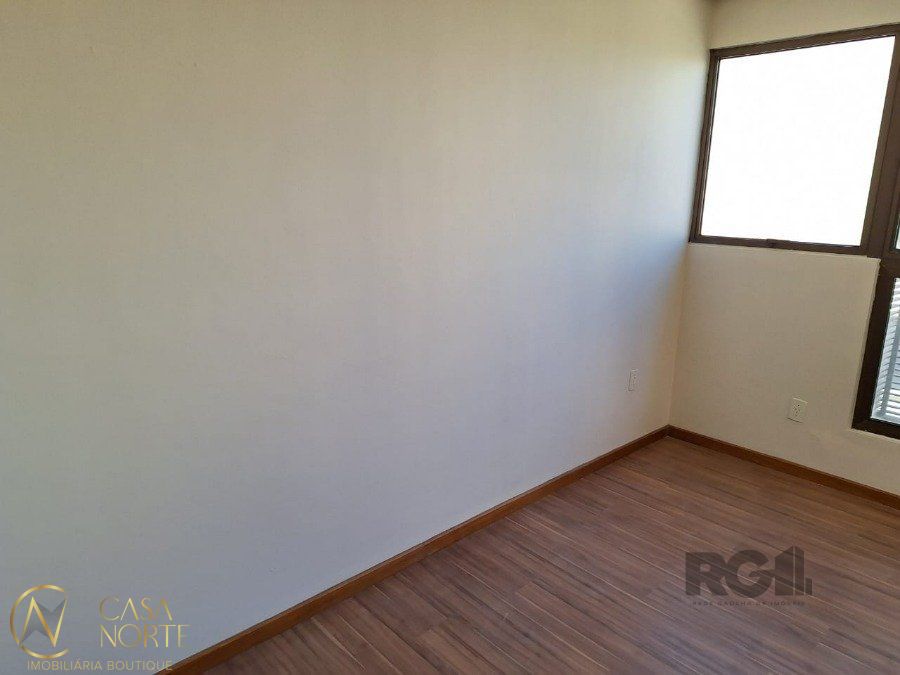 Sala Comercial à venda , 30m², Rua Vinte e Quatro de Outubro no bairro Moinhos de Vento em Porto Alegre