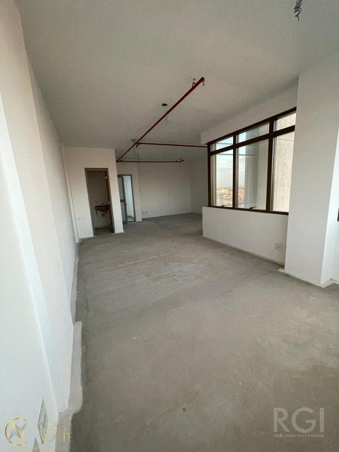 Sala Comercial à venda com 1 quarto, 47m², 1 vaga, Rua Santos Dumont no bairro Floresta em Porto Alegre