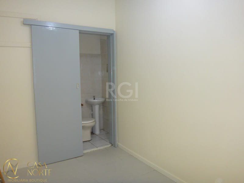 Sala Comercial à venda , 53m², Praça Osvaldo Cruz no bairro Centro Histórico em Porto Alegre
