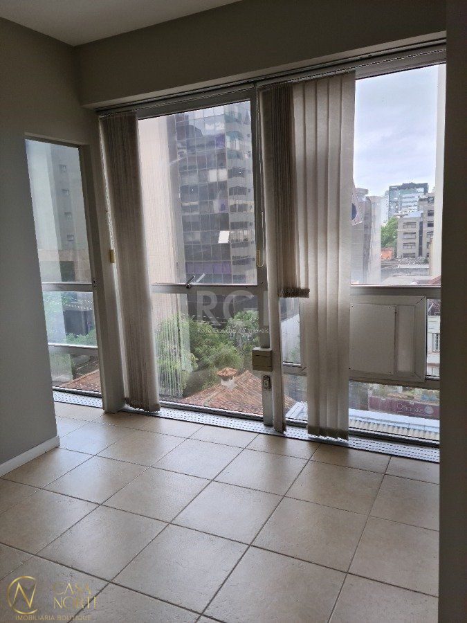 Sala Comercial à venda , 28m², Rua Dona Laura no bairro Rio Branco em Porto Alegre