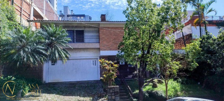 Casa à venda com 3 quartos, 320m², 1 suíte, 2 vagas, Travessa Fonte da Saúde no bairro Rio Branco em Porto Alegre