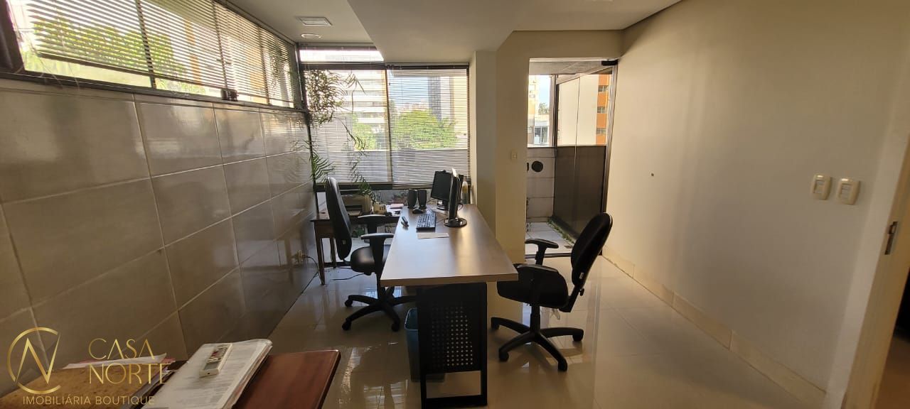 Sala Comercial à venda com 5 quartos, 102m², 1 vaga, Rua Tobias da Silva no bairro Moinhos de Vento em Porto Alegre