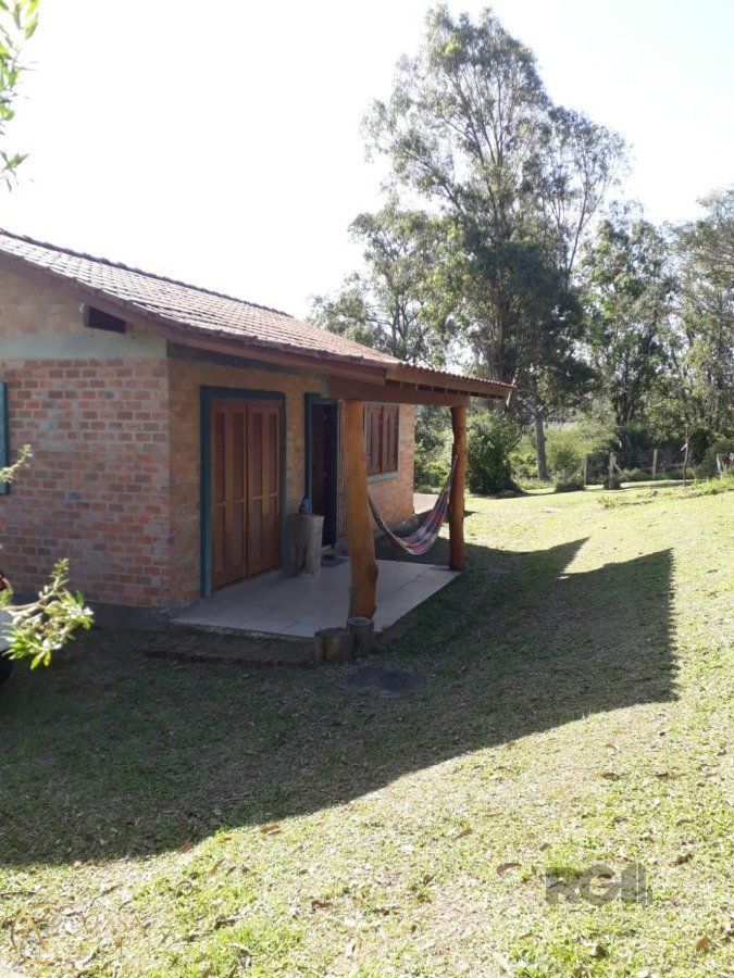 Sítio à venda com 3 quartos, 150m², 1 suíte, Estrada do Varejao no bairro Lami em Porto Alegre