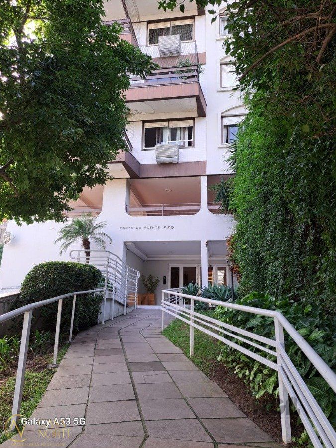 Apartamento à venda com 3 quartos, 103m², 1 suíte, 1 vaga, Rua Felicíssimo de Azevedo no bairro Auxiliadora em Porto Alegre