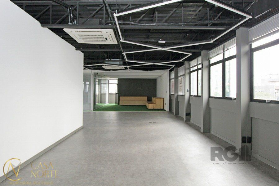 Sala Comercial à venda , 171m², Avenida Carlos Gomes no bairro Auxiliadora em Porto Alegre