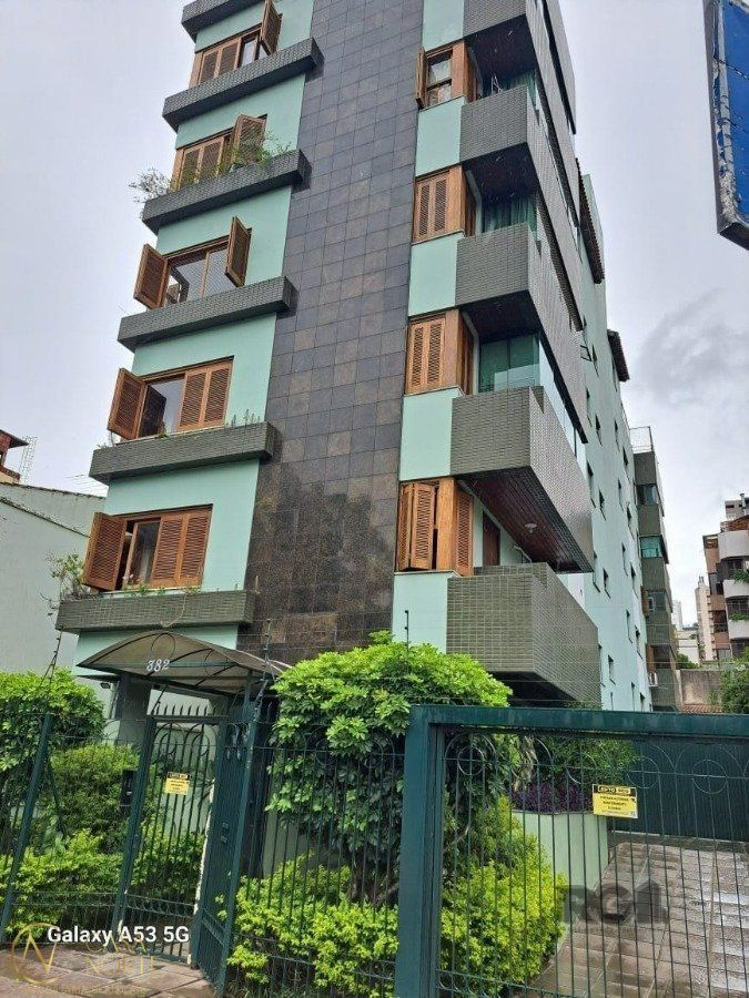 Cobertura à venda com 3 quartos, 190m², 1 suíte, 2 vagas, Rua Passo da Pátria no bairro Bela Vista em Porto Alegre
