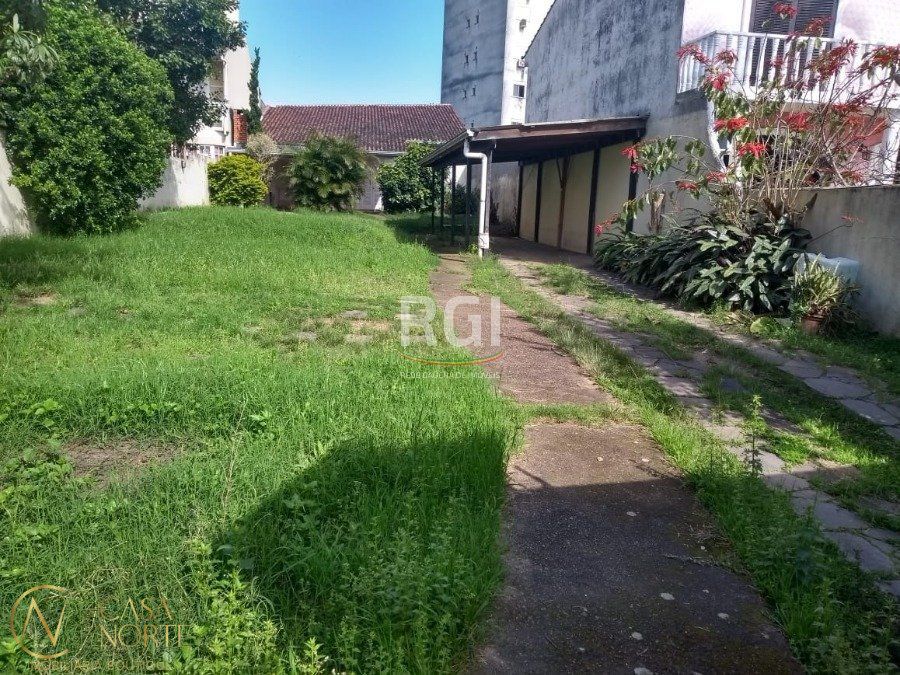 Terreno à venda com 2 quartos, 300m², 4 vagas, Rua Pedro Boticario no bairro Glória em Porto Alegre
