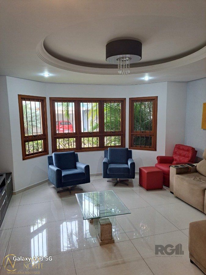 Casa à venda com 3 quartos, 200m², 1 suíte, 4 vagas, Avenida Ecoville no bairro Sarandi em Porto Alegre