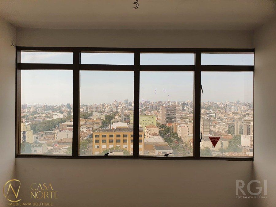 Sala Comercial à venda , 47m², 1 vaga, Rua Santos Dumont no bairro Floresta em Porto Alegre