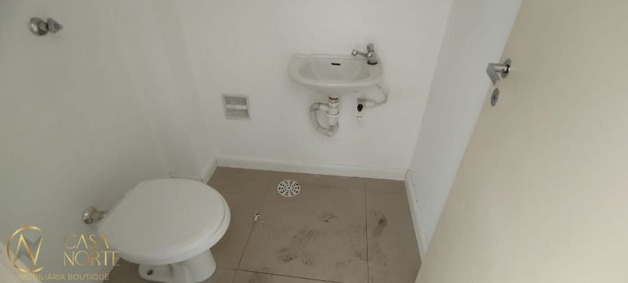 Sala Comercial à venda com 1 quarto, 39m², Avenida Carlos Gomes no bairro Auxiliadora em Porto Alegre