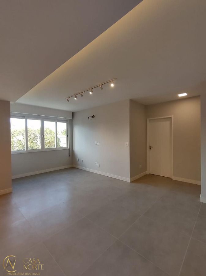 Apartamento à venda com 2 quartos, 76m², 1 vaga, Rua Artur Rocha no bairro Auxiliadora em Porto Alegre
