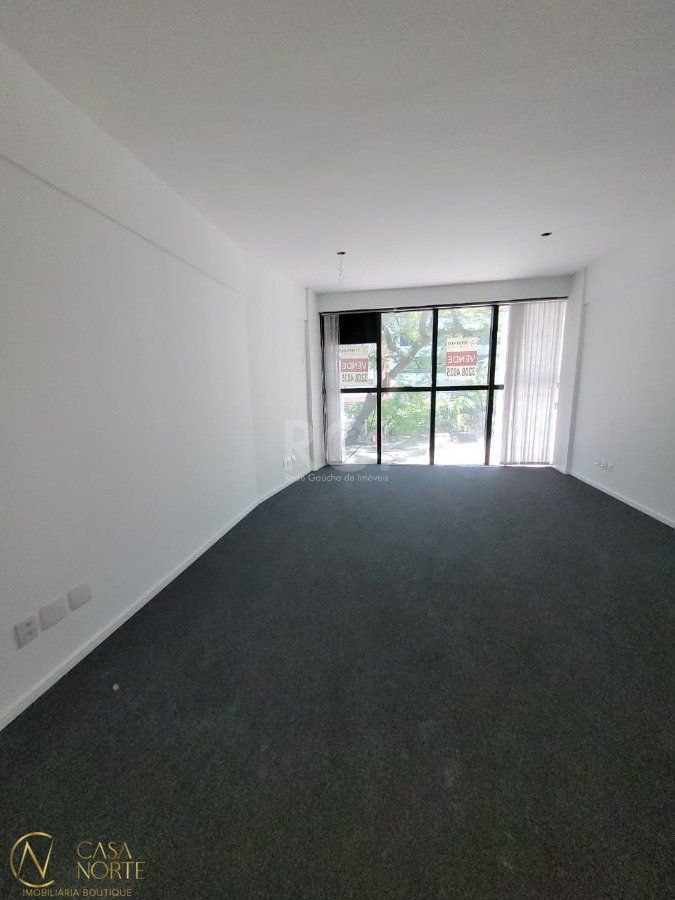 Sala Comercial à venda , 34m², Avenida Cristovao Colombo no bairro Floresta em Porto Alegre