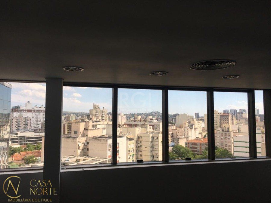 Sala Comercial à venda , 654m², 12 vagas, Avenida Loureiro da Silva no bairro Cidade Baixa em Porto Alegre