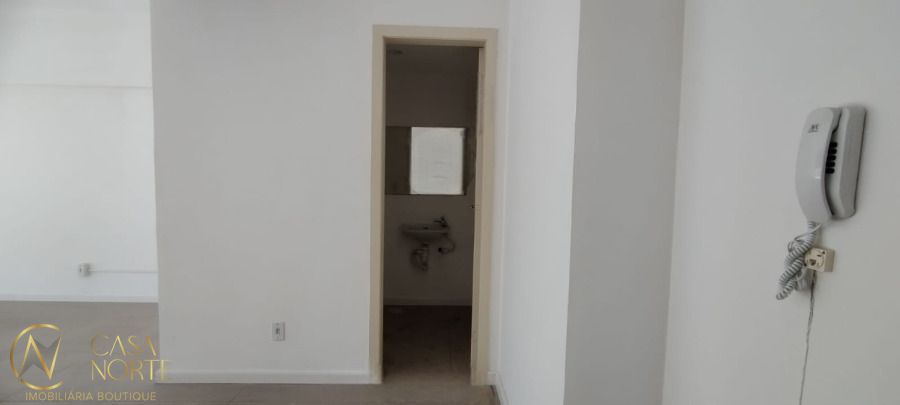 Sala Comercial à venda com 1 quarto, 39m², Avenida Carlos Gomes no bairro Auxiliadora em Porto Alegre