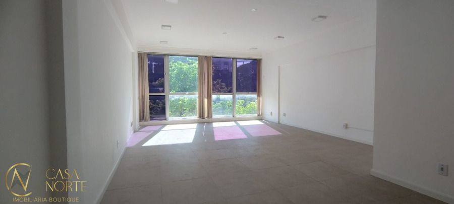 Sala Comercial à venda com 1 quarto, 39m², Avenida Carlos Gomes no bairro Auxiliadora em Porto Alegre
