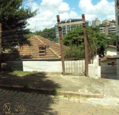 Terreno à venda  com 300m², Rua Geraldo Souza Moreira no bairro Passo da Areia em Porto Alegre