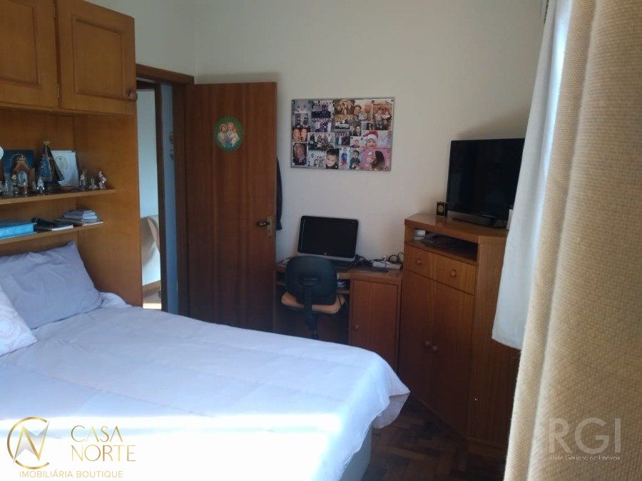 Apartamento à venda com 2 quartos, 67m², Rua Domingos Crescencio no bairro Santana em Porto Alegre