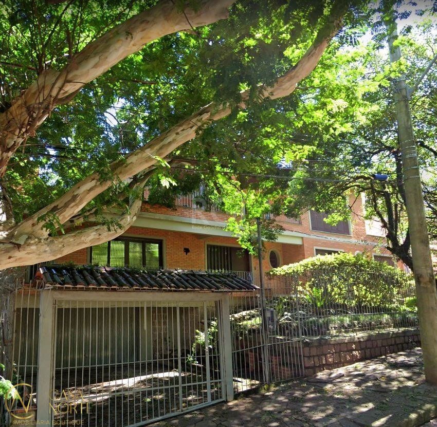 Casa à venda com 4 quartos, 347m², 2 suítes, 5 vagas, Rua Fonseca Guimaraes no bairro Medianeira em Porto Alegre