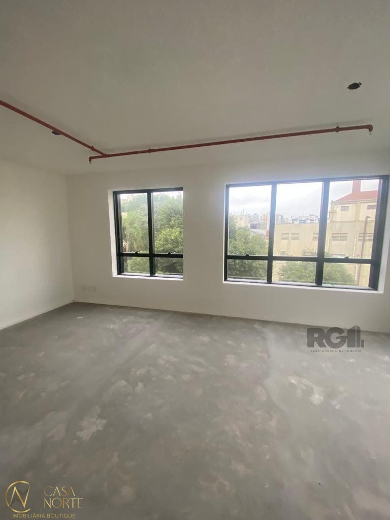 Sala Comercial à venda , 53m², 1 vaga, Rua Ramiro Barcelos no bairro Floresta em Porto Alegre