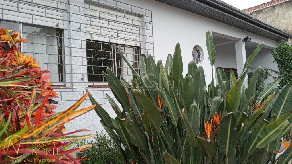 Casa à venda com 3 quartos, 174m², 1 suíte, 3 vagas, Avenida Alberto Pasqualini no bairro Jardim Sabará em Porto Alegre