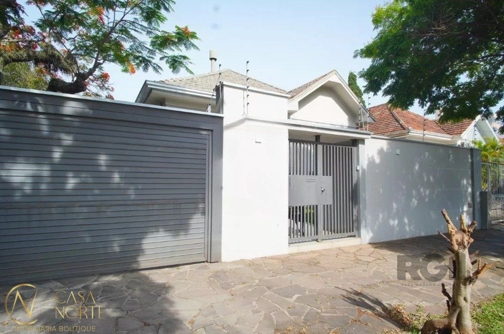 Casa à venda com 3 quartos, 149m², 1 suíte, 5 vagas, Rua Onze de Agosto no bairro São João em Porto Alegre