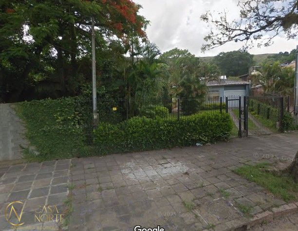 Casa à venda com 3 quartos, 80m², 3 vagas, Rua Frederico Etzberger no bairro Nonoai em Porto Alegre
